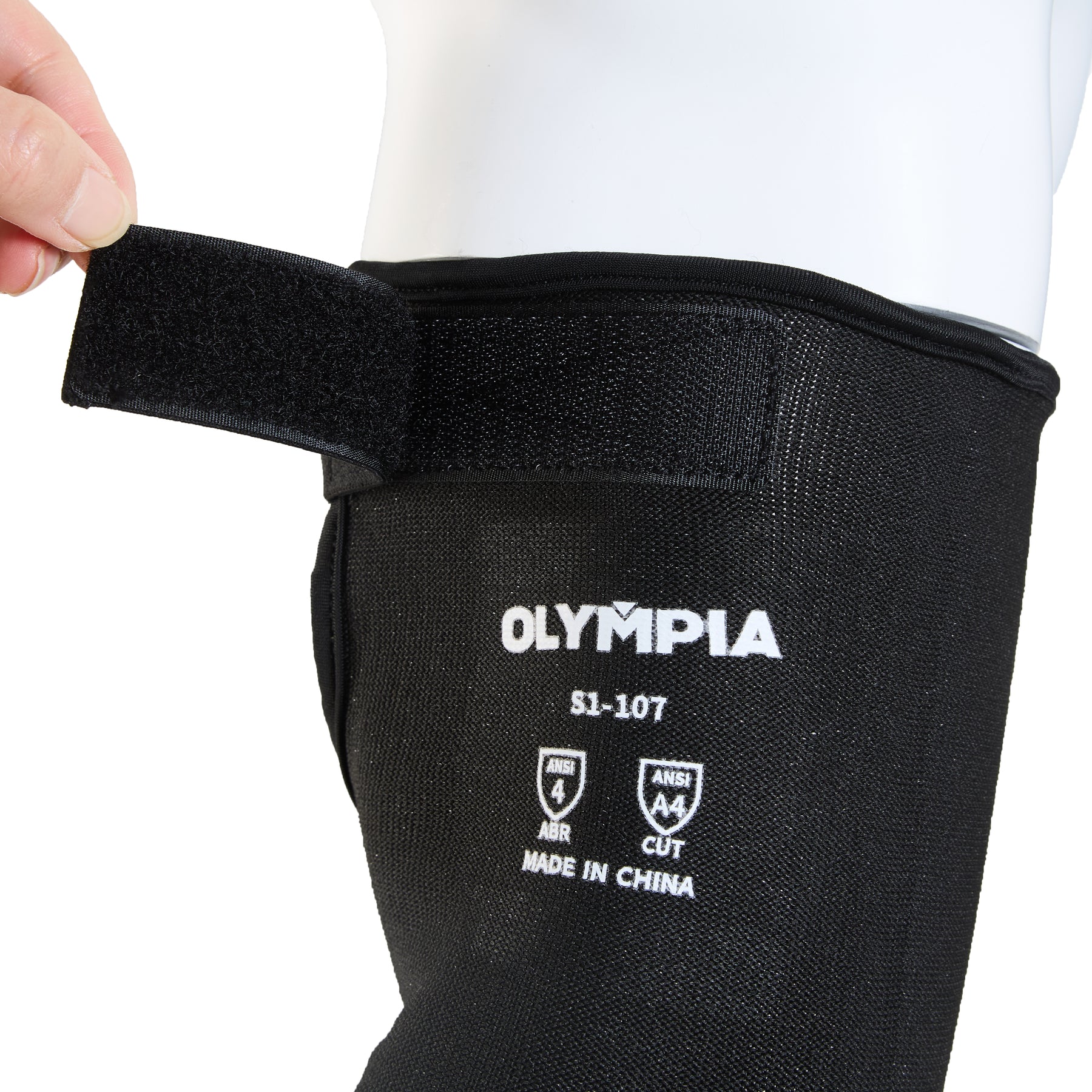 18 in Cut-Resistant Sleeves w/ Thumbhole, Cut Level A4, Polyester/HPPE/Fiberglass, 1 pair