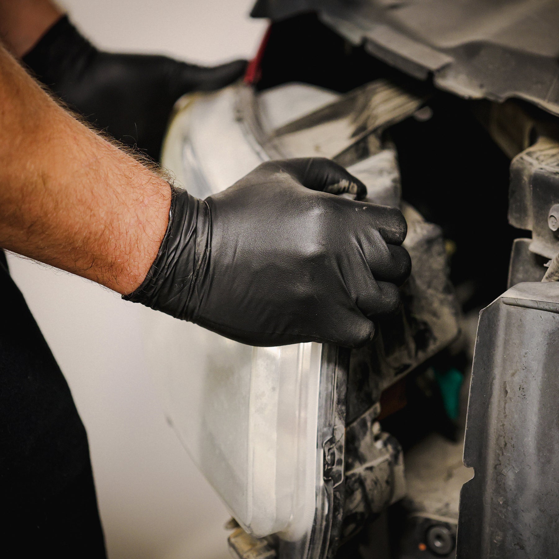 8 mil Disposable Nitrile Gloves, Black, Grain Grip, Medium, 100 ct