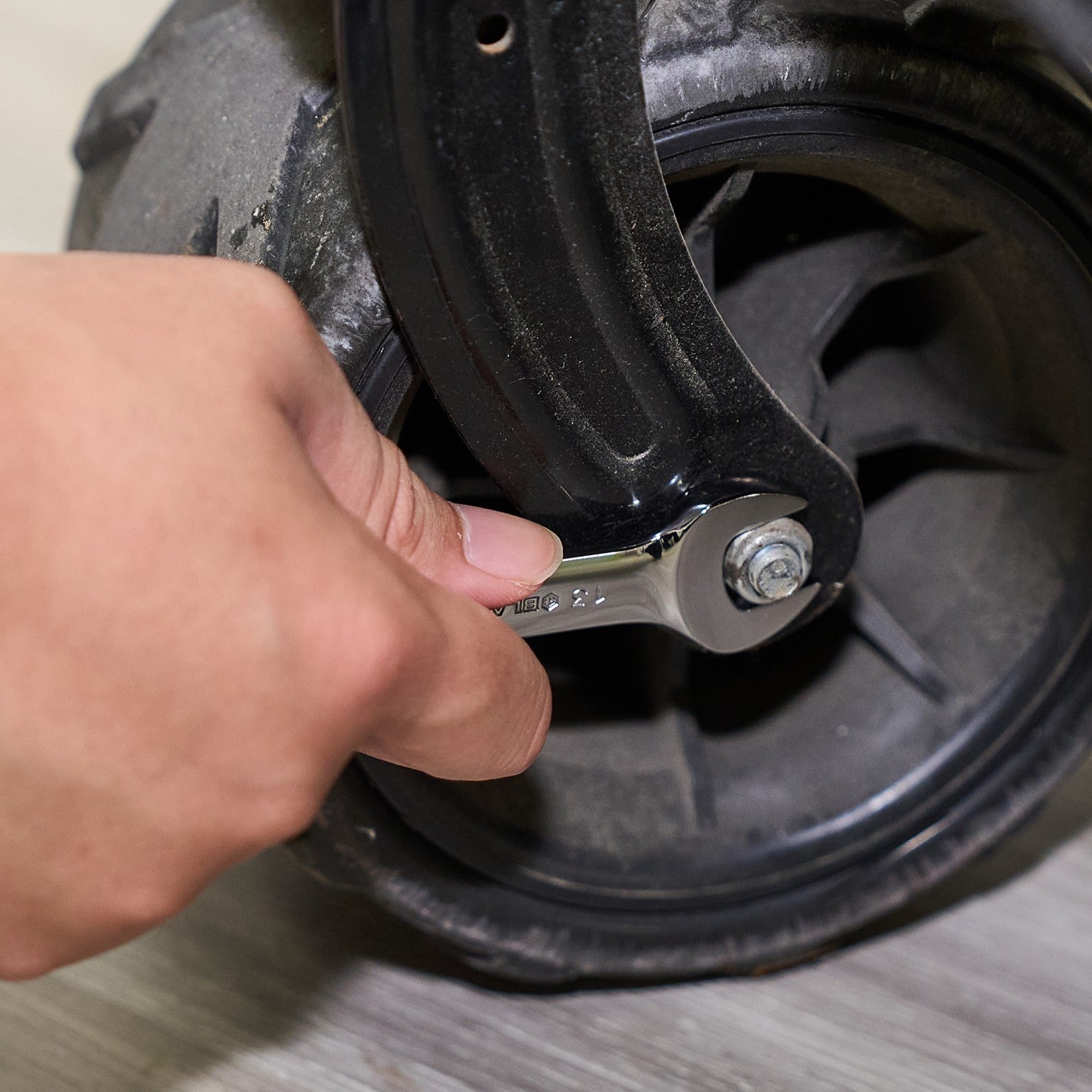 14-Piece Metric Stubby Combination Wrench Set with Pouch