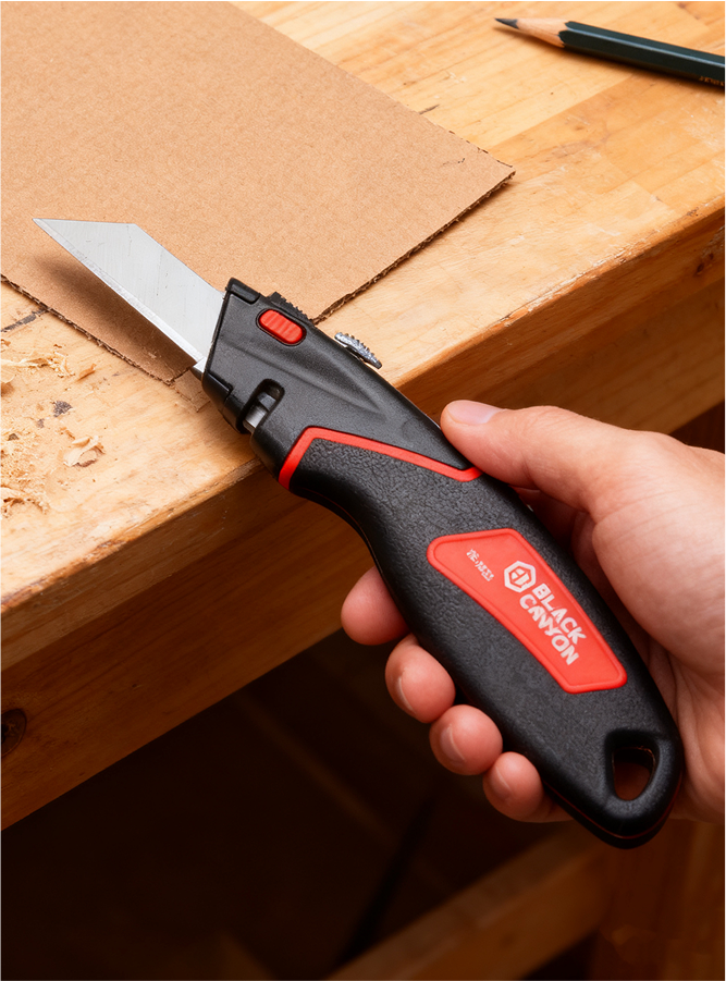 NSS9457764745_BlackCanyon-UtilityKnifeDemo-VID-022